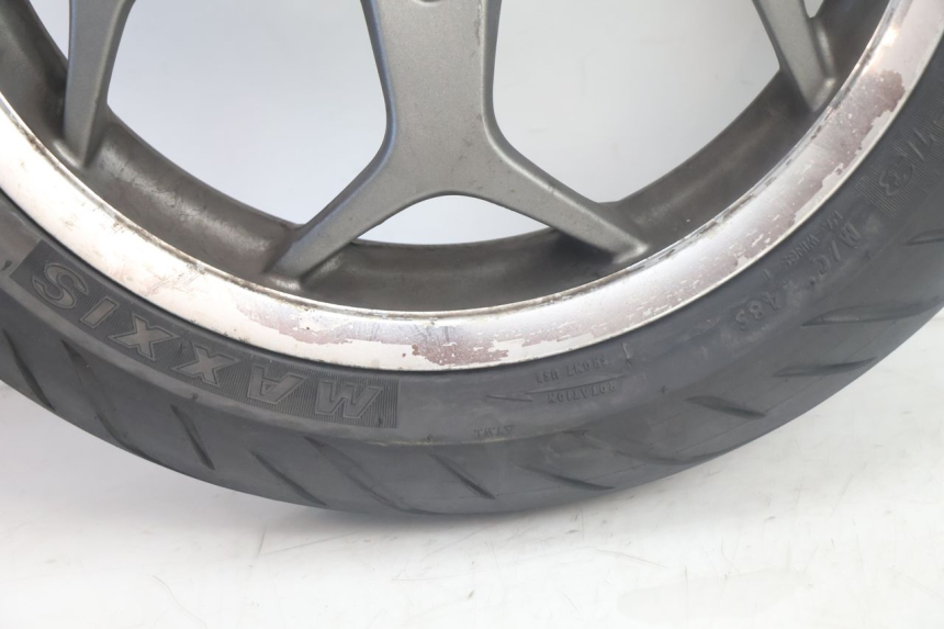 photo de PAIRE JANTES PIAGGIO MP3 500 (2016 - 2018) - Points de fixation