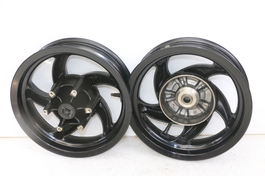 photo de PAIRE JANTES PIAGGIO NEW TYPHOON 50 (2018 - 2021) - Détail de la pièce