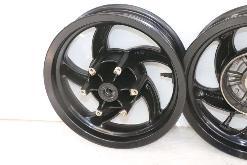 photo de PAIRE JANTES PIAGGIO NEW TYPHOON 50 (2018 - 2021) - Vue produit