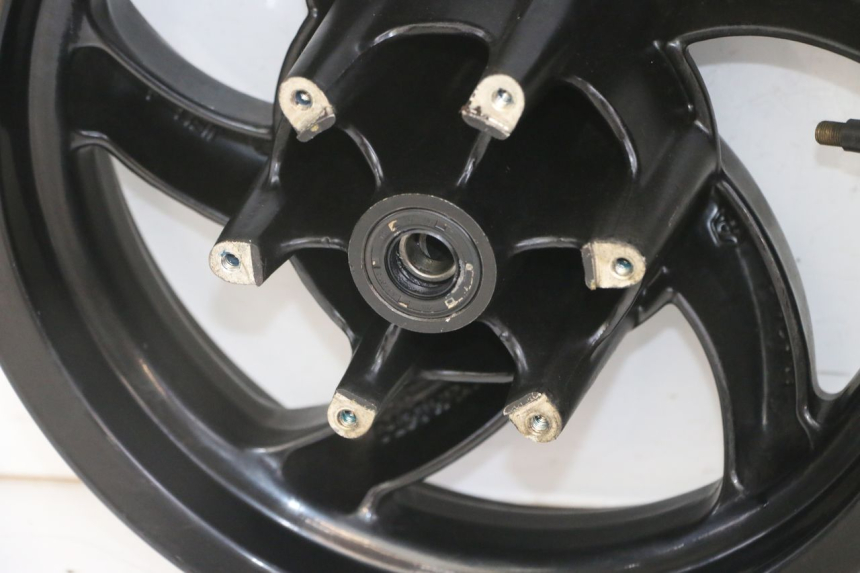 photo de PAIRE JANTES PIAGGIO NEW TYPHOON 50 (2018 - 2021) - Détails caractéristiques