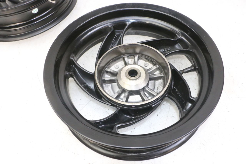 photo de PAIRE JANTES PIAGGIO NEW TYPHOON 50 (2018 - 2021) - État de surface