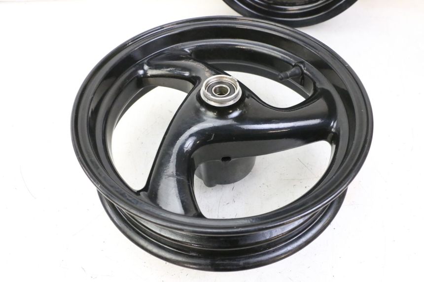 photo de PAIRE JANTES PEUGEOT ELYSTAR 50 (2002 - 2014) - Détails caractéristiques