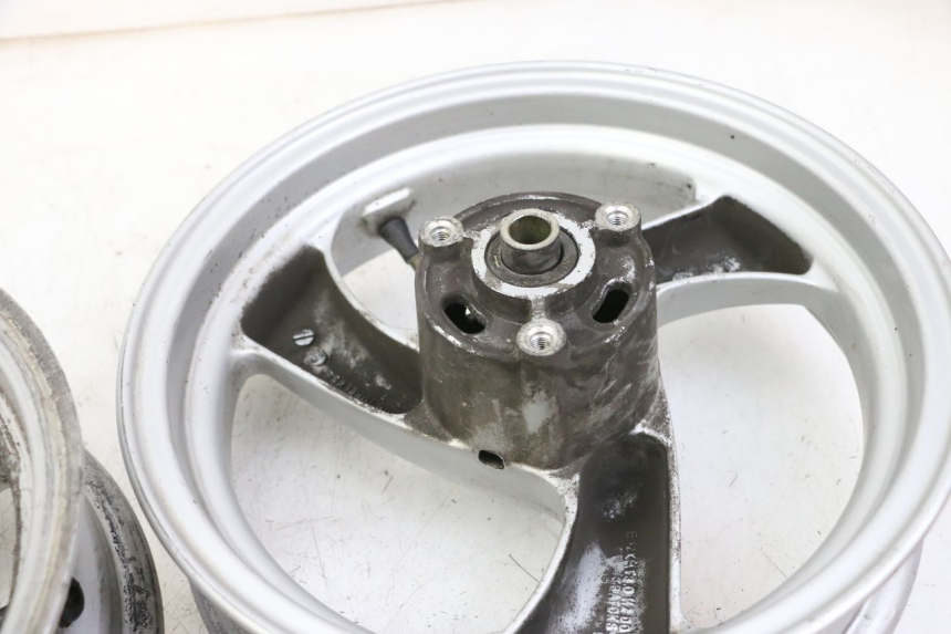 photo de PAIRE JANTES PEUGEOT ELYSTAR 50 (2002 - 2014) - Vue d’ensemble