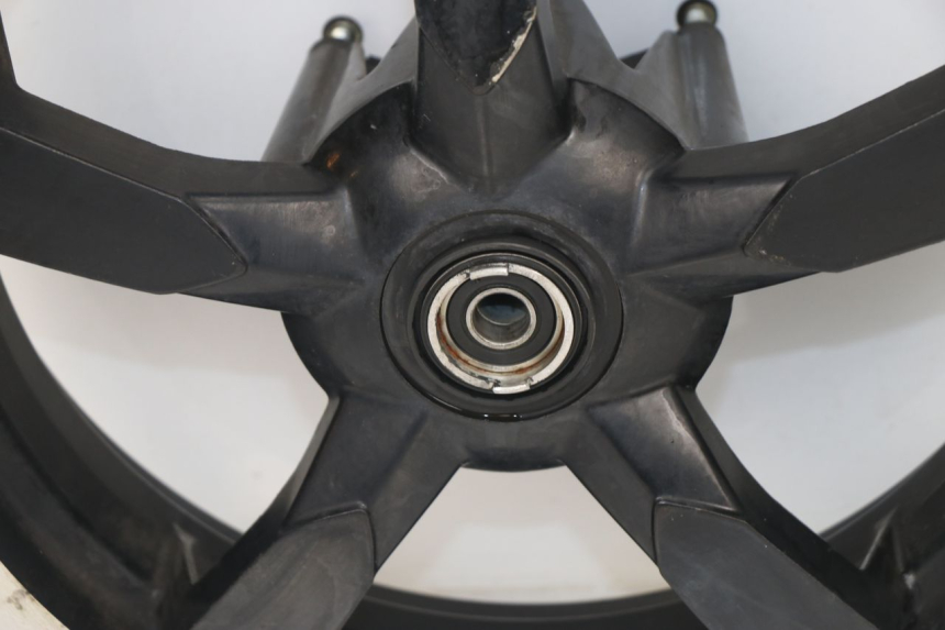 photo de PAIRE JANTES PEUGEOT SATELIS 125 (2006 - 2009) - Focus structure