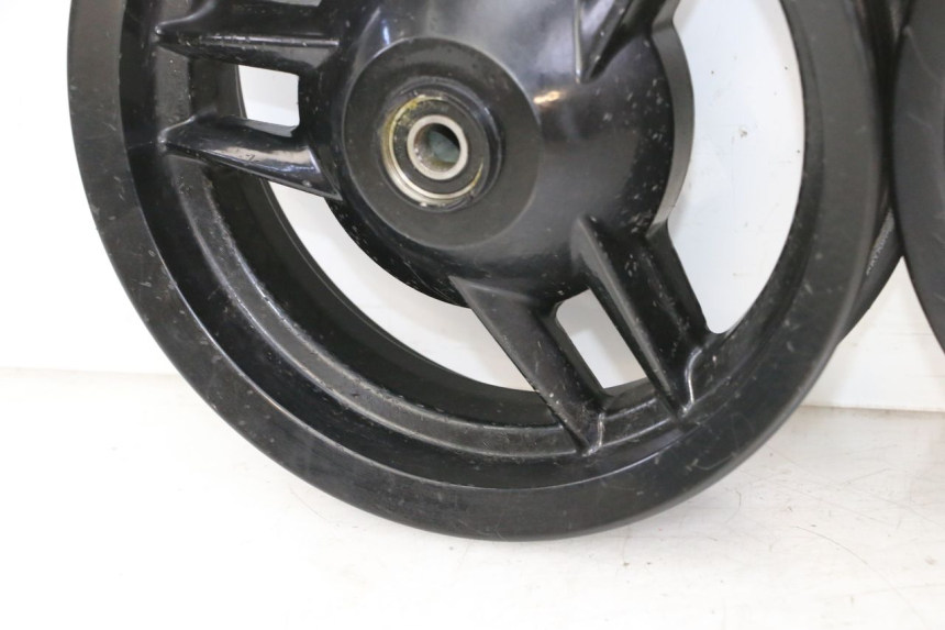 photo de PAIRE JANTES PEUGEOT STREETZONE I 2T 50 (2018 - 2020) - Gros plan technique