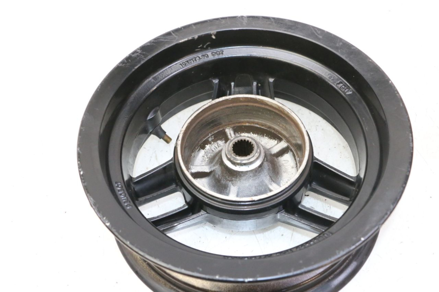 photo de PAIRE JANTES PEUGEOT STREETZONE I 2T 50 (2018 - 2020) - Gros plan technique