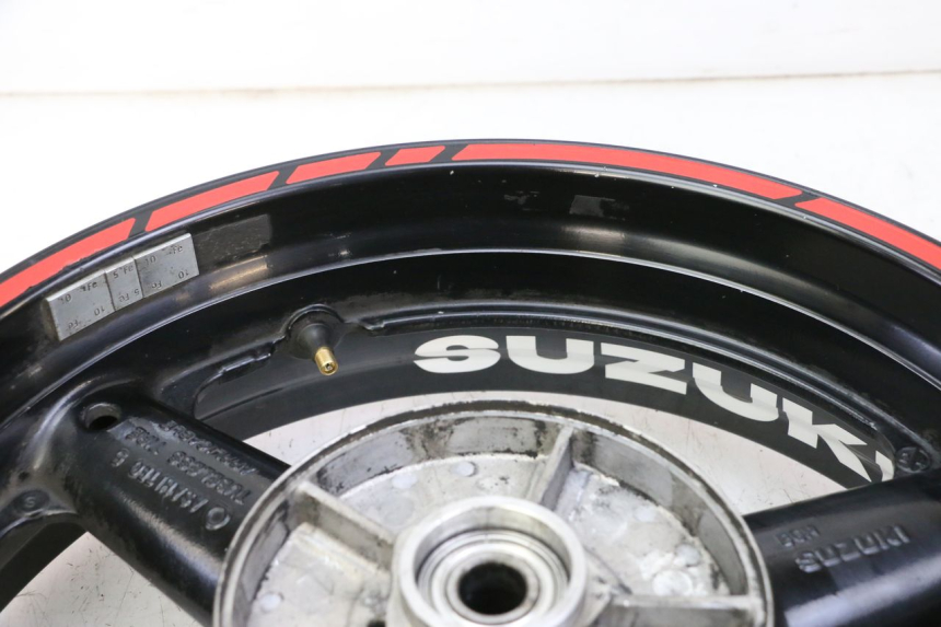 photo de PAIRE JANTES SUZUKI SV S 650 (2003 - 2009) - Points de fixation