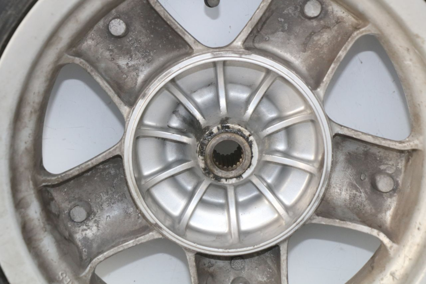 photo de PAIRE JANTES YAMAHA YP MAJESTY 125 (2002 - 2006) - Gros plan technique