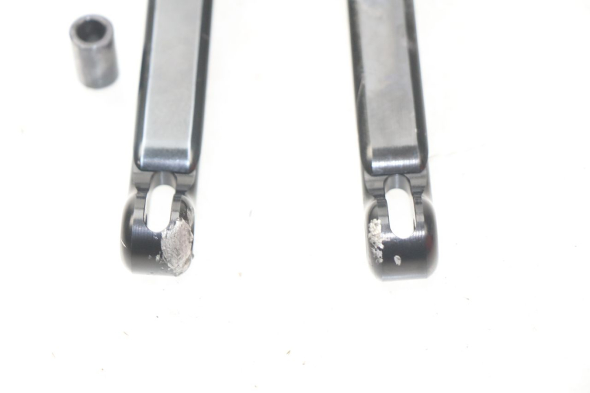 photo de PAIRE LEVIER FREIN SUZUKI GSX-R GSXR 750 (2011 - 2016) - Autre angle de vue