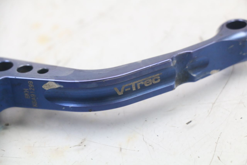 photo de PAIRE LEVIER FREIN SUZUKI GSR 750 (2011 - 2017) - Zoom composants