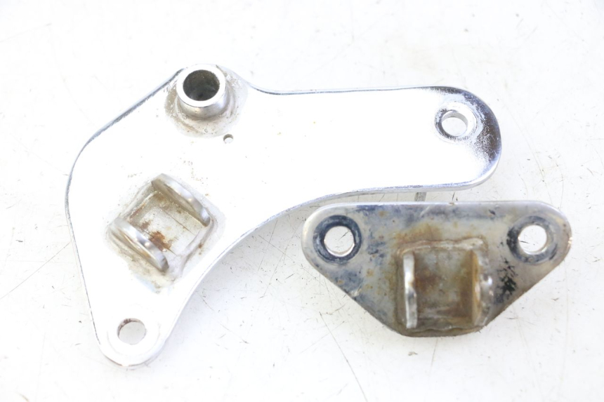 photo de PAIRE PLATINE CALE PIED AVANT HYOSUNG GV AQUILA 125 (2000 - 2009) - Vue principale