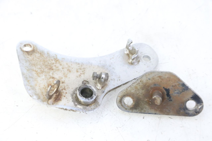 photo de PAIRE PLATINE CALE PIED AVANT HYOSUNG GV AQUILA 125 (2000 - 2009) - Zoom état d’usage