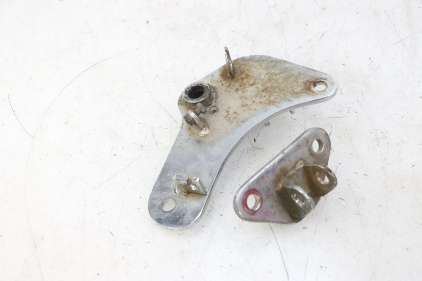 photo de PAIRE PLATINE CALE PIED AVANT HYOSUNG GV AQUILA 125 (2000 - 2009) - Vue d’ensemble