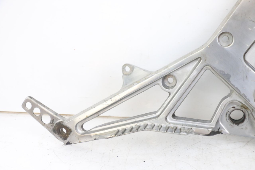 photo de PAIRE PLATINE CALE PIED AVANT YAMAHA FJ 3CX 1200 (1986 - 1996) - Détails caractéristiques