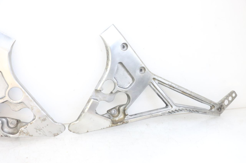 photo de PAIRE PLATINE CALE PIED AVANT YAMAHA FJ 3CX 1200 (1986 - 1996) - Zoom composants
