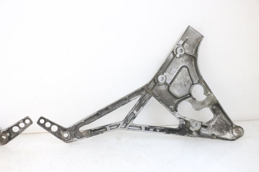 photo de PAIRE PLATINE CALE PIED AVANT YAMAHA FJ 3CX 1200 (1986 - 1996) - Autre angle de vue