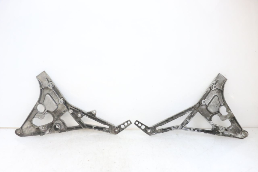 photo de PAIRE PLATINE CALE PIED AVANT YAMAHA FJ 3CX 1200 (1986 - 1996) - Vue d’ensemble