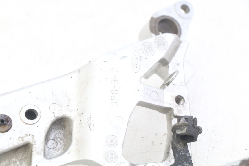 photo de PAIRE PLATINE CALE PIED AVANT YAMAHA FJR ABS 1300 (2006 - 2012) - Autre angle de vue