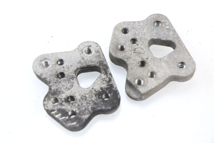 photo de PAIRE PLATINE CALE PIED AVANT SUZUKI GSX-R GSXR 600 (2008 - 2010) - Détail de la pièce