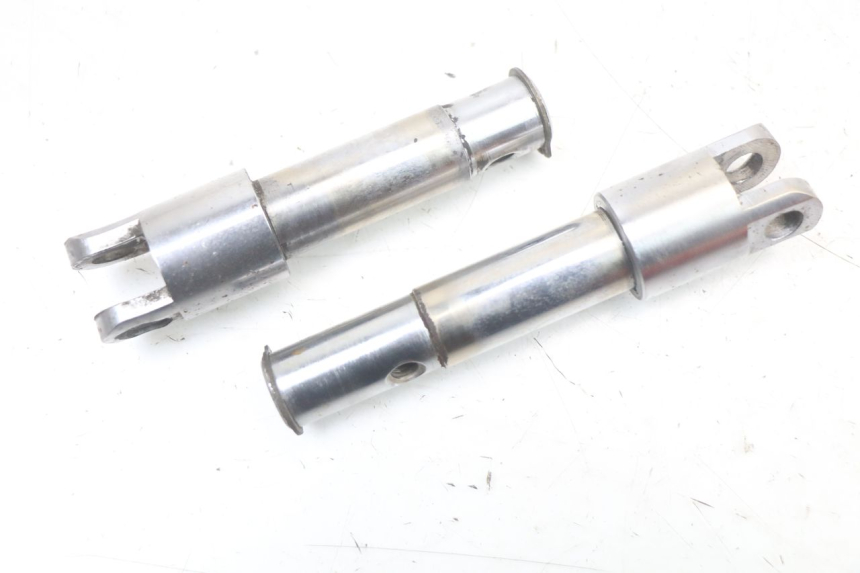 photo de PAIRE PLATINE CALE PIED AVANT HARLEY DAVIDSON SPORTSTER XL CUSTOM 883 (1999 - 2006) - Vue principale