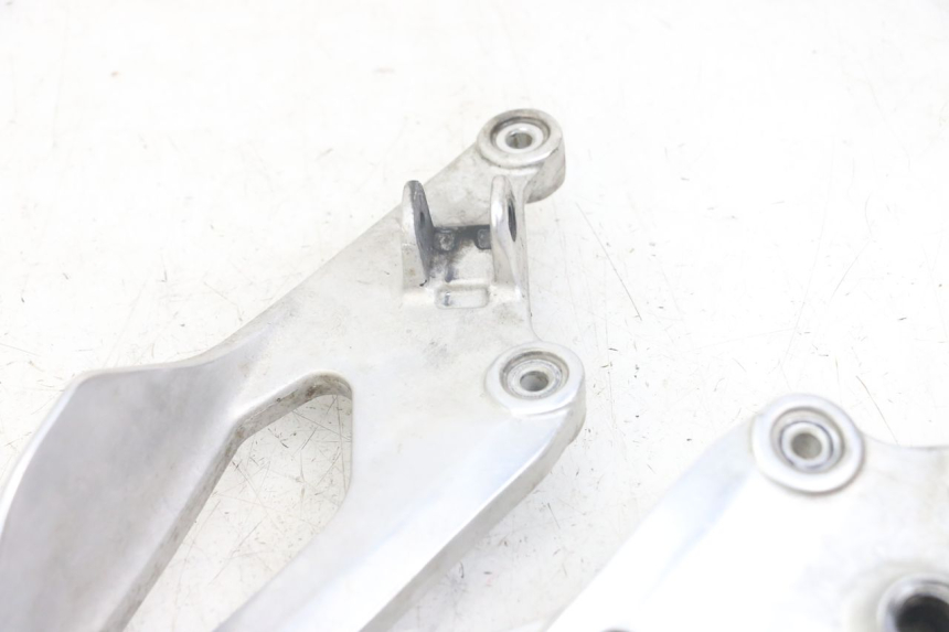 photo de PAIRE PLATINE CALE PIED AVANT YAMAHA TDM ABS 900 (2002 - 2014) - Pièce contrôlée