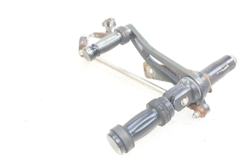 photo de PAIRE PLATINE CALE PIED AVANT DAELIM VL DAYSTAR 125 (2000 - 2011) - Vue d’ensemble