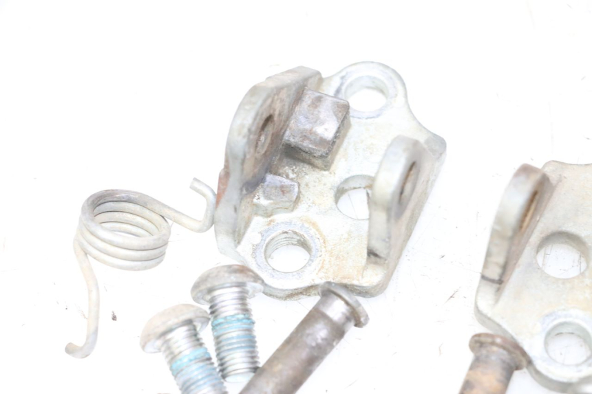 photo de PAIRE PLATINE CALE PIED AVANT YAMAHA YZ-F YZF 250 (2014 - 2018) - Zoom état d’usage