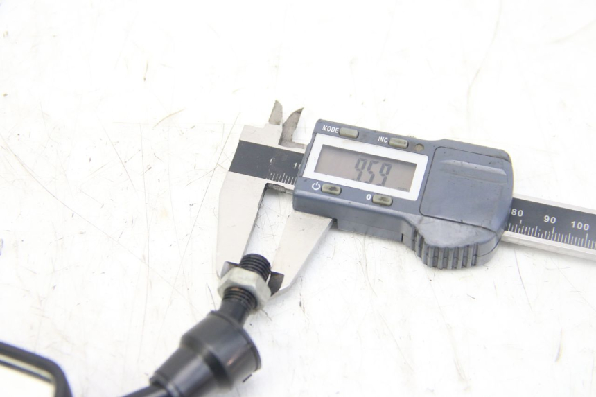 photo de PAIRE RETROVISEURS PGO BIG MAX 50 (2001 - 2009) - Points de fixation