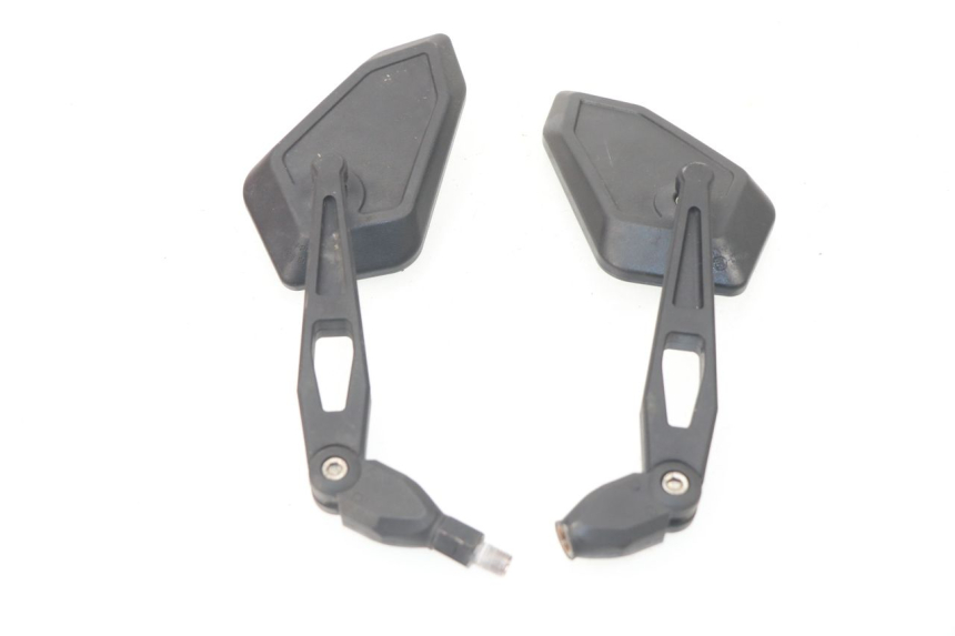 photo de PAIRE RETROVISEURS HONDA CBF 500 (2004 - 2007) - Points de fixation