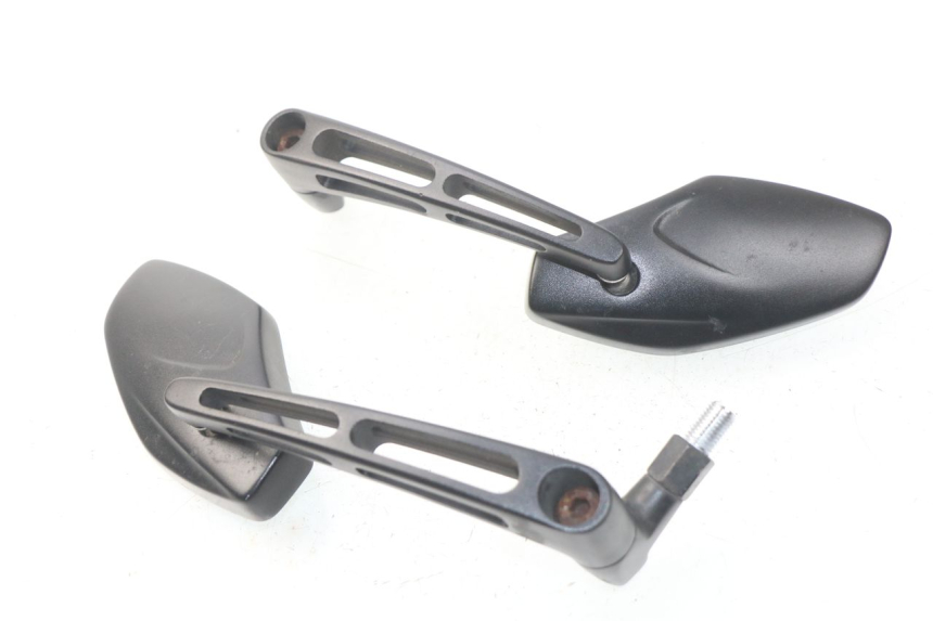 photo de PAIRE RETROVISEURS YAMAHA FZ8 800 (2010 - 2016) - Zoom état d’usage