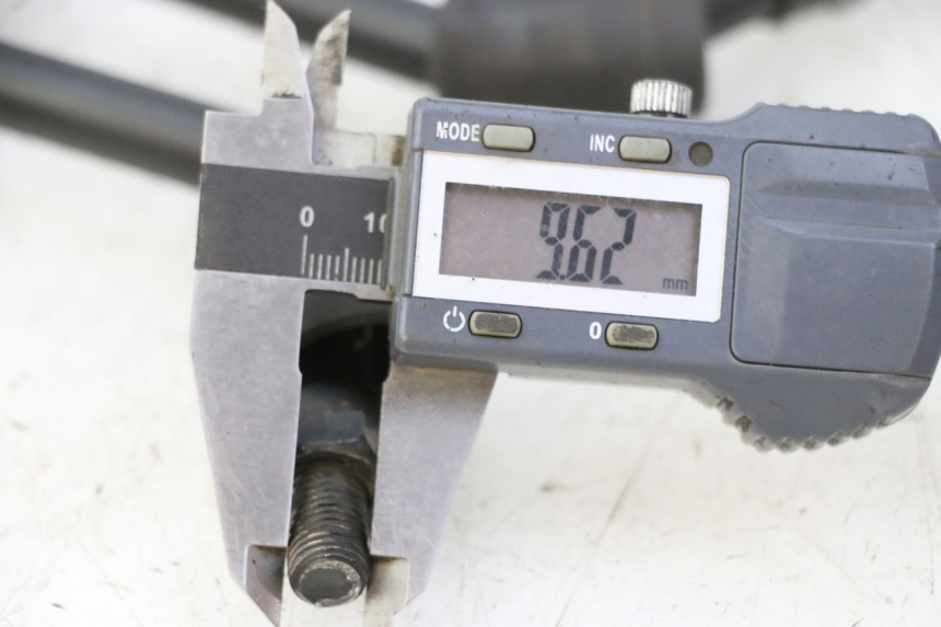 photo de PAIRE RETROVISEURS SUZUKI GS GSE 500 (2001 - 2003) - Détail de la pièce