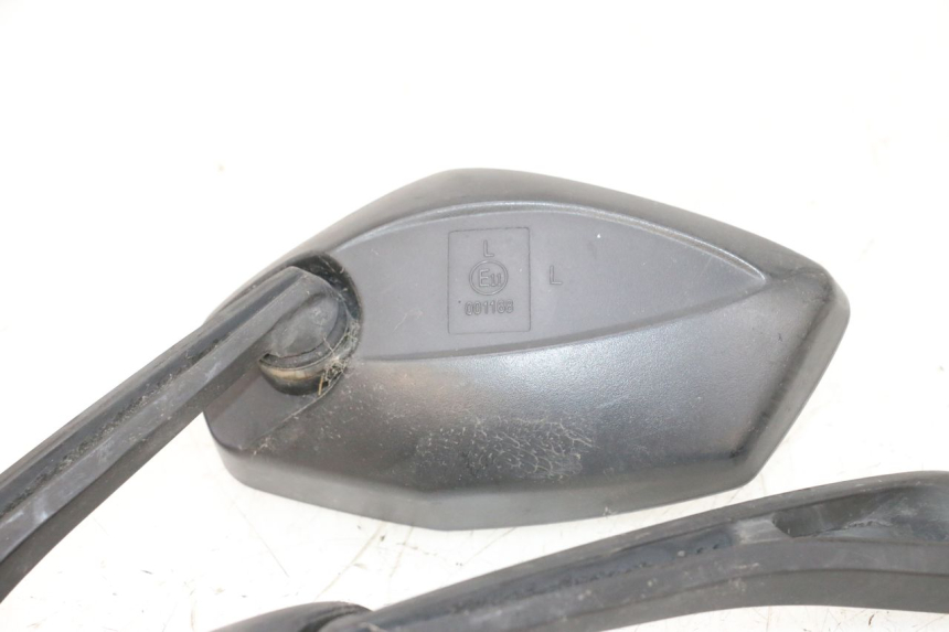 photo de PAIRE RETROVISEURS JM MOTORS GTS 125 (2015 - 2019) - Points de fixation