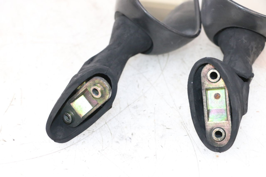 photo de PAIRE RETROVISEURS HONDA NSR R 125 (1994 - 2003) - Zoom état d’usage