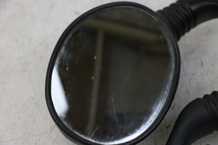 photo de PAIRE RETROVISEURS YAMAHA YP MAJESTY 125 (2007 - 2010) - Zoom état d’usage