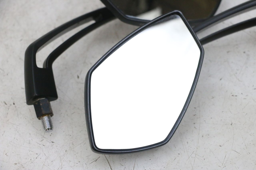 photo de PAIRE RETROVISEURS KAWASAKI ZR 7 750 (1999 - 2004) - Zoom état d’usage