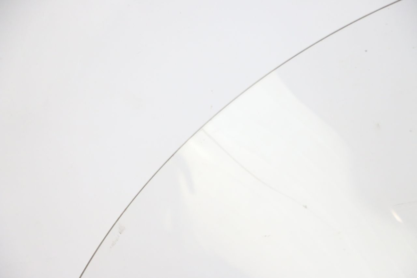 photo de PARE BRISE QUADRO 4 4D 350 (2015 - 2018) - Gros plan technique