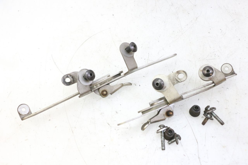 photo de PARE BRISE QUADRO 4 4D 350 (2015 - 2018) - Marquages et références