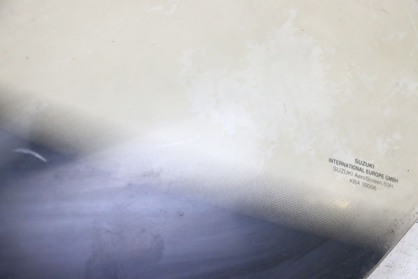 photo de PARE BRISE SUZUKI BURGMAN 125 (2007 - 2014) - Détails caractéristiques