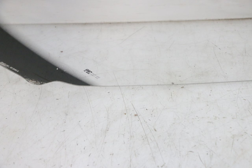 photo de PARE BRISE SUZUKI BURGMAN 125 (2007 - 2014) - Vue rapprochée