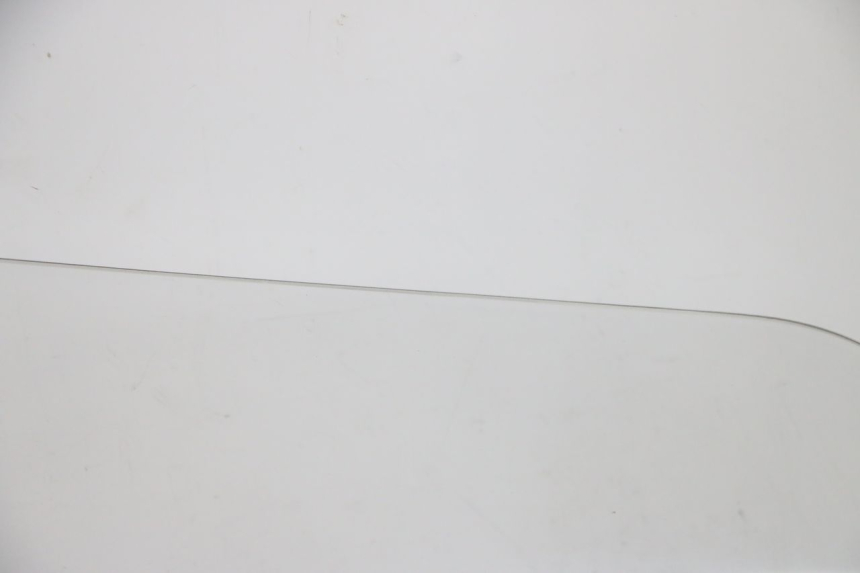 photo de PARE BRISE SUZUKI BURGMAN 125 (2007 - 2014) - Inspection visuelle