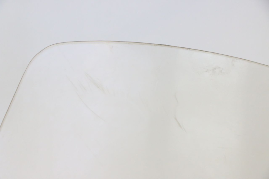 photo de PARE BRISE SUZUKI BURGMAN EXECUTIVE ABS 650 (2006 - 2012) - Points de fixation
