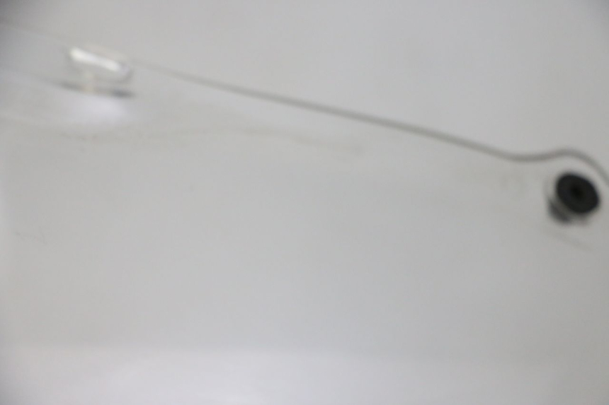 photo de PARE BRISE HONDA CBR RR FIREBLADE 900 (1992 - 1994) - Gros plan technique