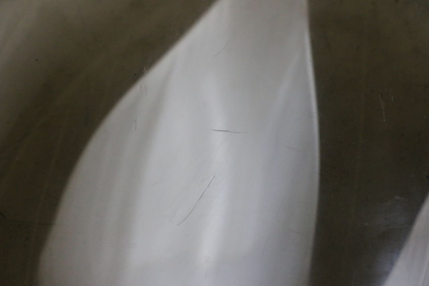 photo de PARE BRISE PEUGEOT CITYSTAR 50 (2013 - 2017) - Gros plan technique