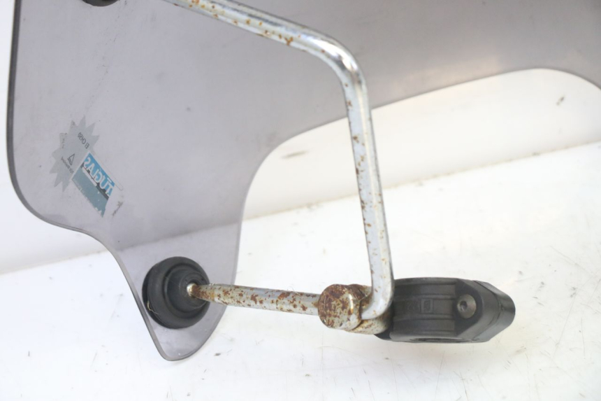 photo de PARE BRISE APRILIA CLASSIC 125 (1995 - 2001) - Points de fixation