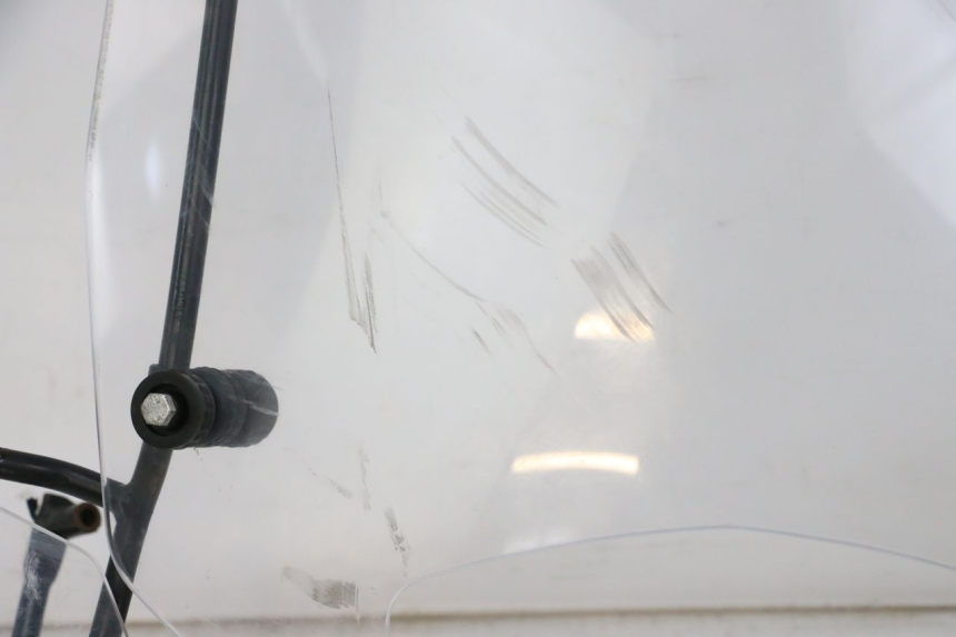 photo de PARE BRISE PEUGEOT E-VIVACITY 1 (2012 - 2018) - Détails caractéristiques