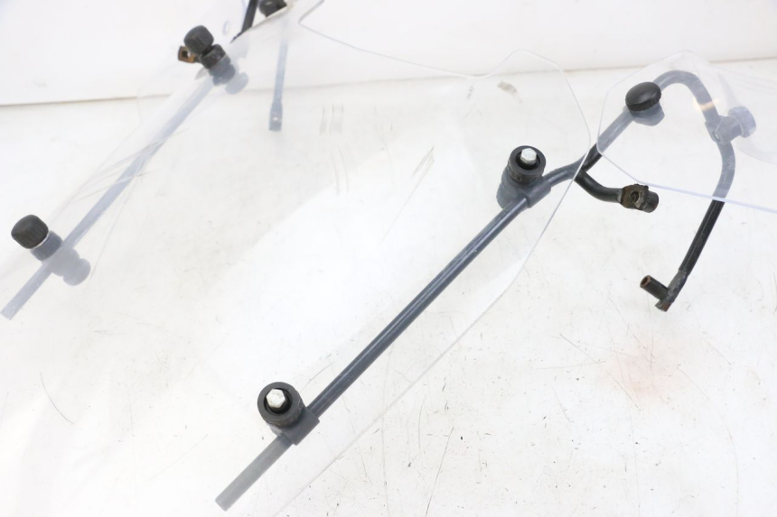 photo de PARE BRISE PEUGEOT E-VIVACITY 1 (2012 - 2018) - État de surface