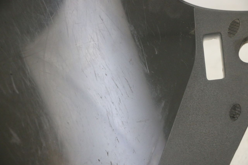 photo de PARE BRISE PEUGEOT ELYSTAR 50 (2002 - 2014) - État de surface