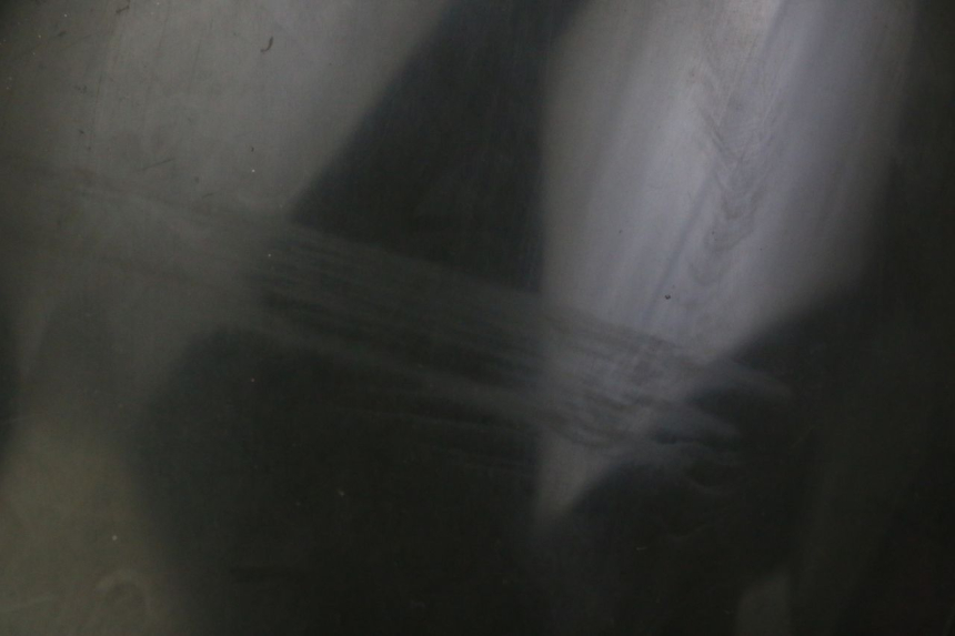 photo de PARE BRISE PEUGEOT ELYSTAR 50 (2002 - 2014) - Vue rapprochée