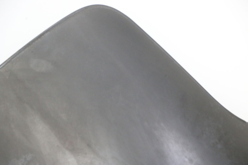 photo de PARE BRISE PEUGEOT ELYSTAR 50 (2002 - 2014) - Gros plan technique