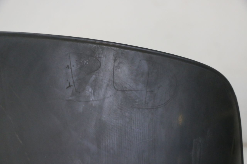 photo de PARE BRISE PEUGEOT ELYSTAR 50 (2002 - 2014) - Zoom état d’usage